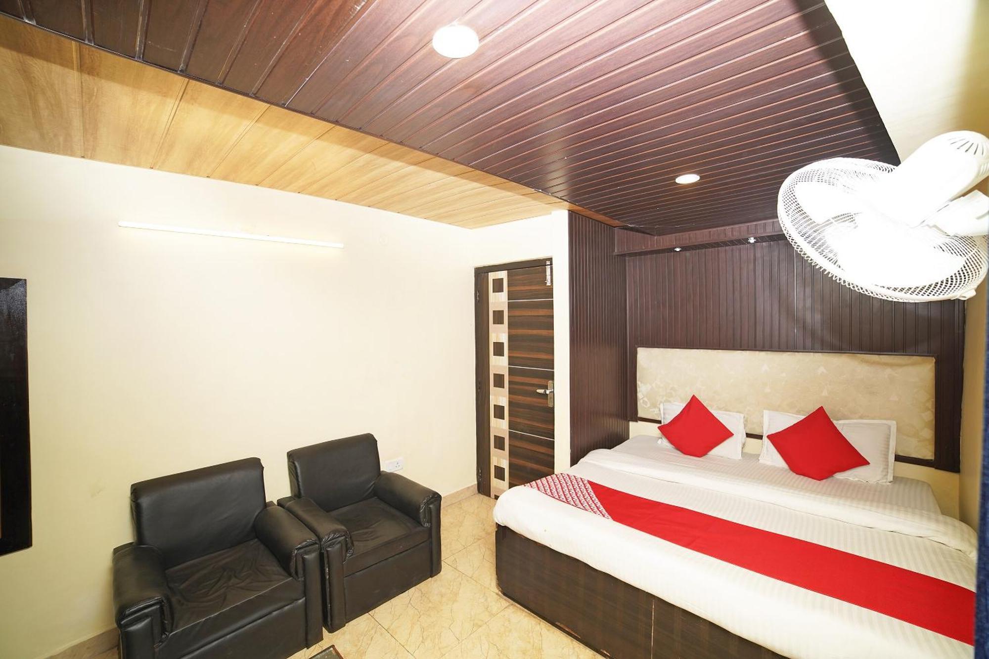 Oyo Flagship 8594 Golden Nest Hotel Nainital Bagian luar foto