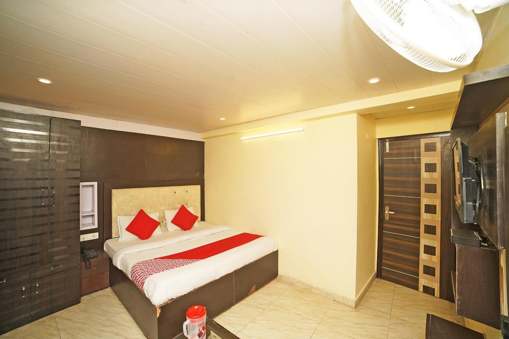 Oyo Flagship 8594 Golden Nest Hotel Nainital Bagian luar foto