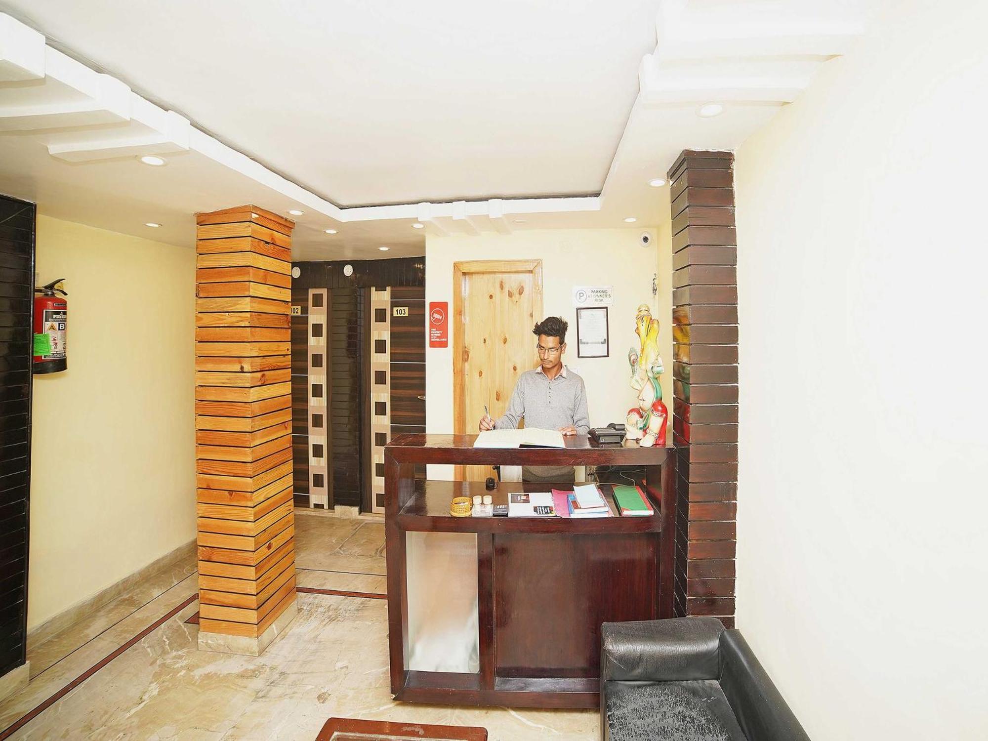 Oyo Flagship 8594 Golden Nest Hotel Nainital Bagian luar foto