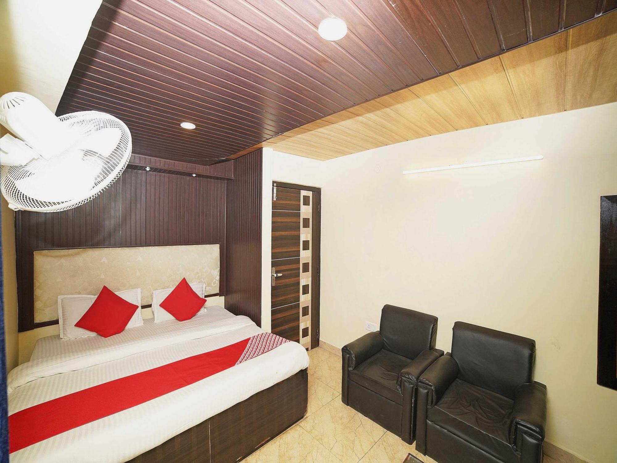 Oyo Flagship 8594 Golden Nest Hotel Nainital Bagian luar foto