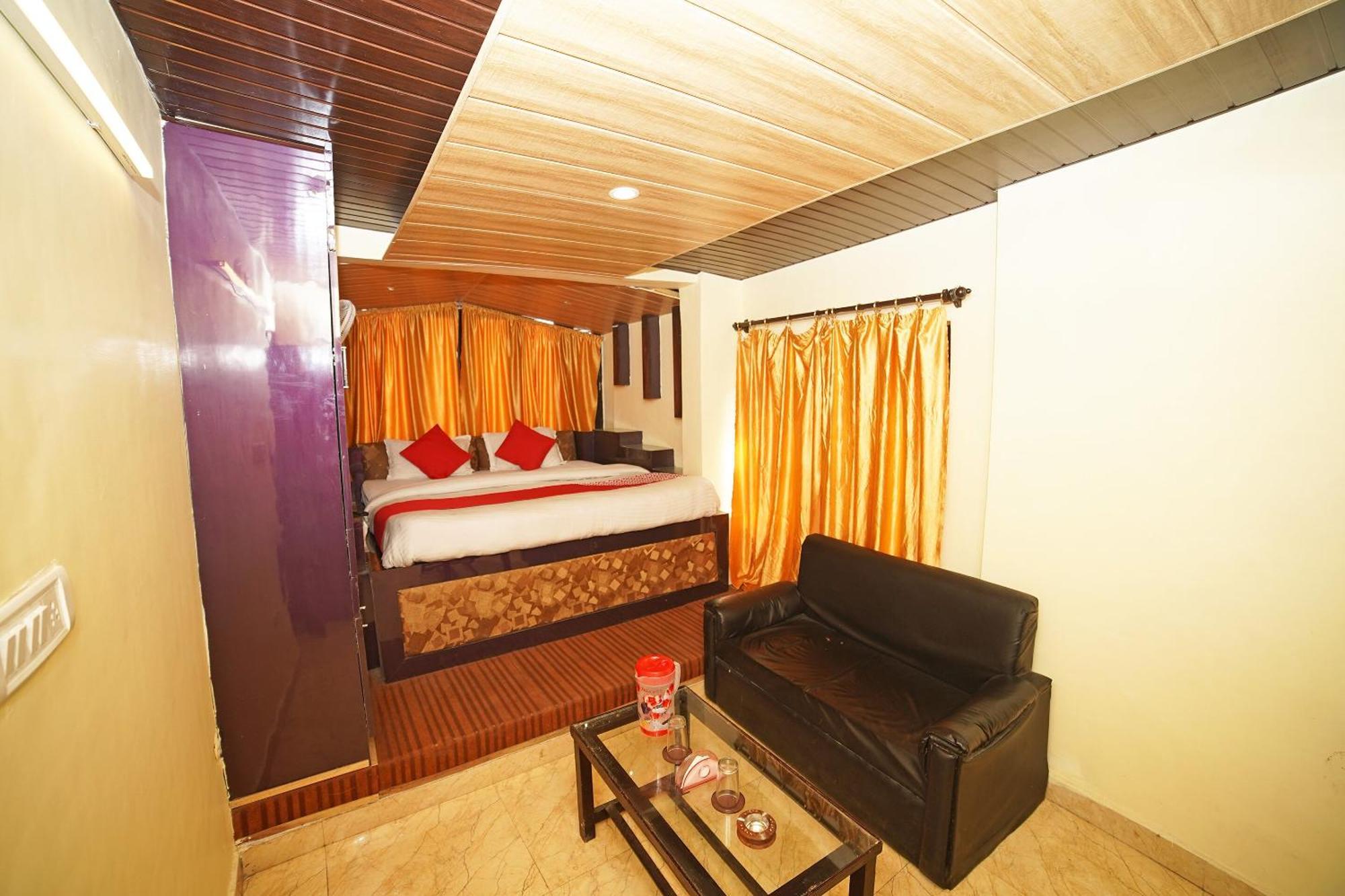Oyo Flagship 8594 Golden Nest Hotel Nainital Bagian luar foto